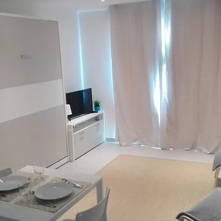Apt. Bay View In Old Town With Balcony شقة